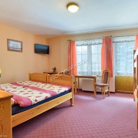 Bialy Dom Aparthotel Ściegny Esterno foto